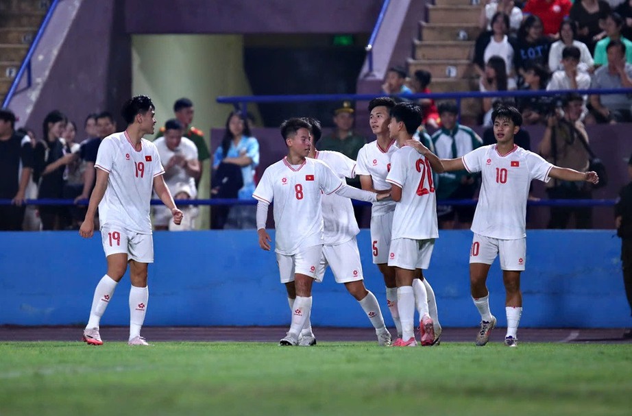 Vòng loại U17 châu Á 2025: Chật vật hạ Myanmar, U17 Việt Nam chờ ngày quyết đấu Yemen - Ảnh 1.