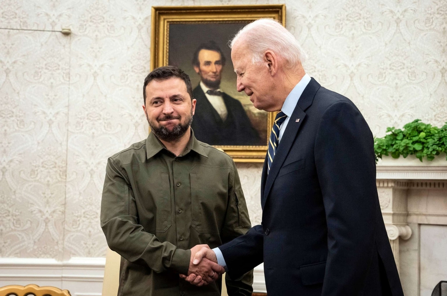 Reuters: Ông Joe Biden cho phép Ukraine sử dụng vũ khí Mỹ tấn công sâu vào lãnh thổ Nga- Ảnh 1.