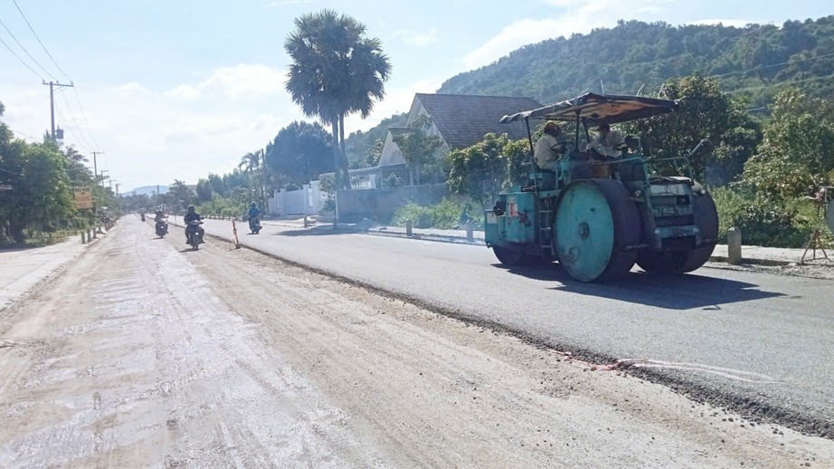 Tháo gỡ khó khăn, tuyến ĐT948 ở An Giang tăng tốc thi công sau Báo Giao thông phản ánh- Ảnh 1.