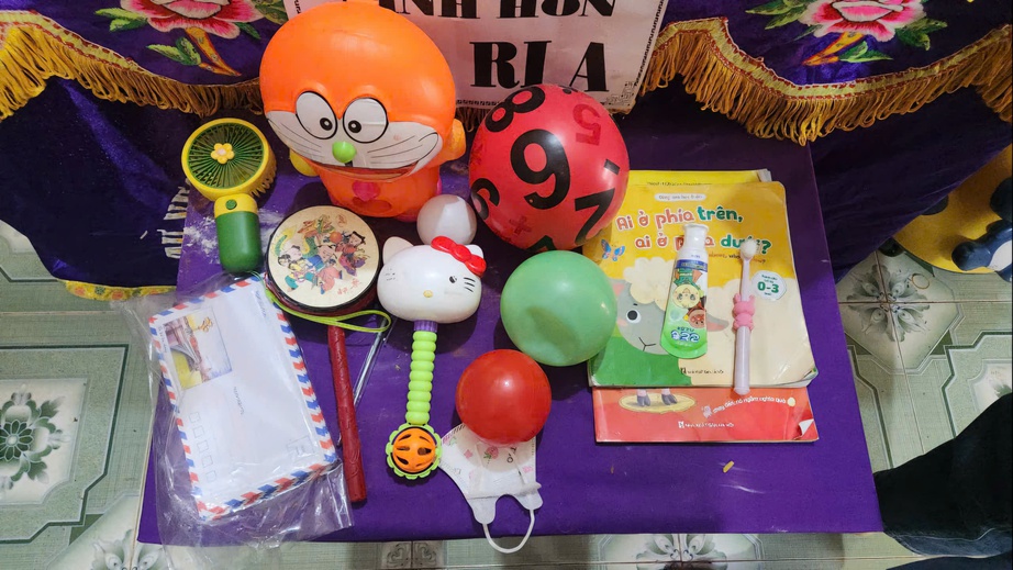 Bé 17 tháng tuổi bị ô tô lao vào nhà tông chết: Mẹ 3 lần sinh nở chỉ nuôi được mỗi mụn con- Ảnh 2. Bé 17 tháng tuổi bị ô tô lao vào nhà tông chết: Mẹ 3 lần sinh nở chỉ nuôi được mỗi mụn con- Ảnh 2.