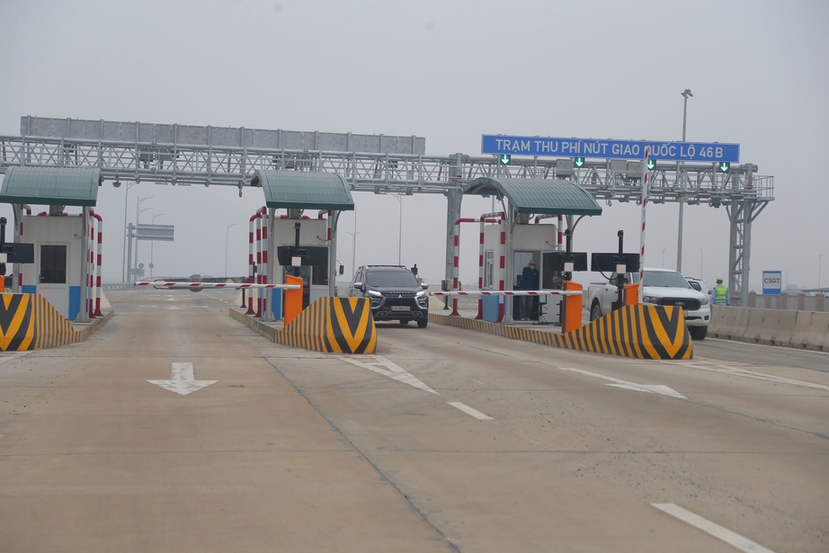 Chốt ng&agrave;y thu ph&iacute; cao tốc Diễn Ch&acirc;u - B&atilde;i Vọt- Ảnh 1.