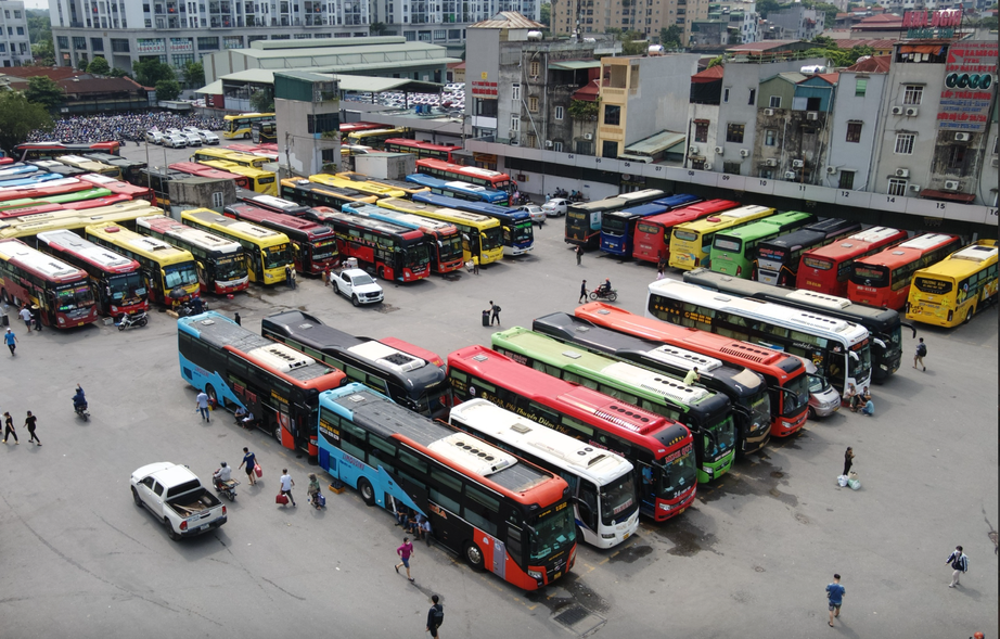 Được gì sau 8 năm điều chỉnh luồng tuyến vận tải khách liên tỉnh Hà Nội?- Ảnh 1.