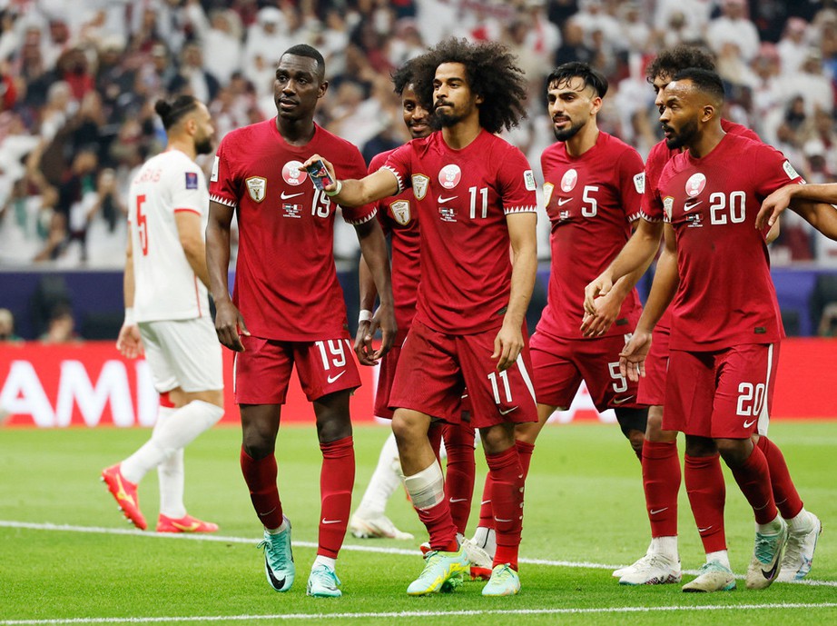 Asian Cup: Akram Afif ghi 3 bàn trên chấm phạt đền, Qatar bảo vệ thành công ngôi vô địch- Ảnh 1.