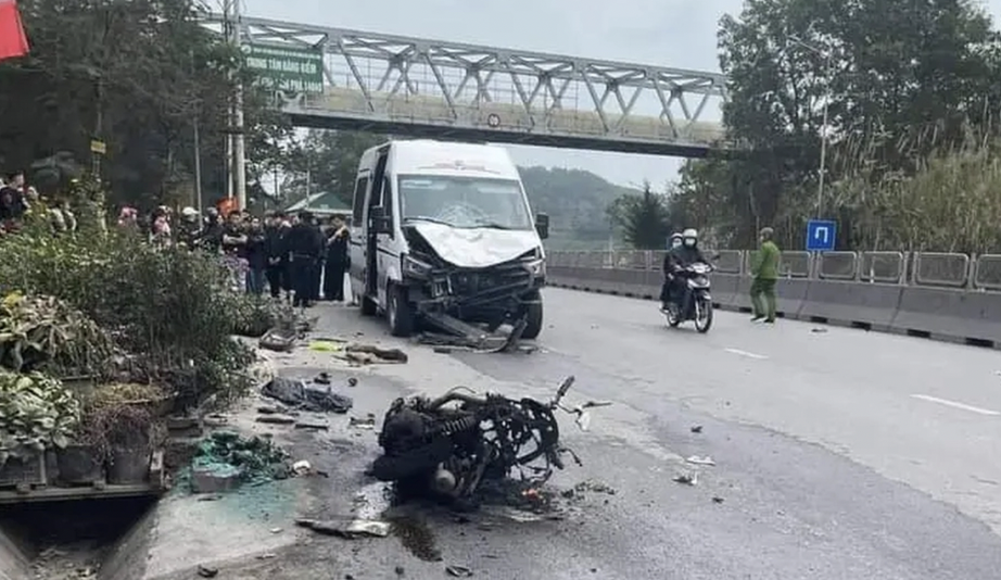 Xe khách trong vụ tai nạn làm 2 người tử vong ở Quảng Ninh có còn hạn kiểm định?- Ảnh 1.