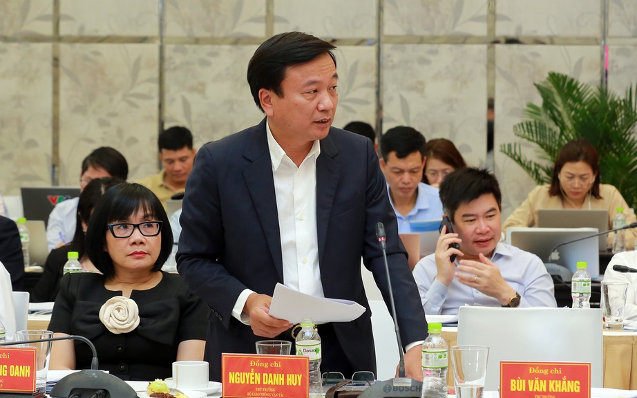 Chủ tịch Quốc hội: Phú Yên cần tập trung hoàn thiện hạ tầng để thu hút đầu tư- Ảnh 2.