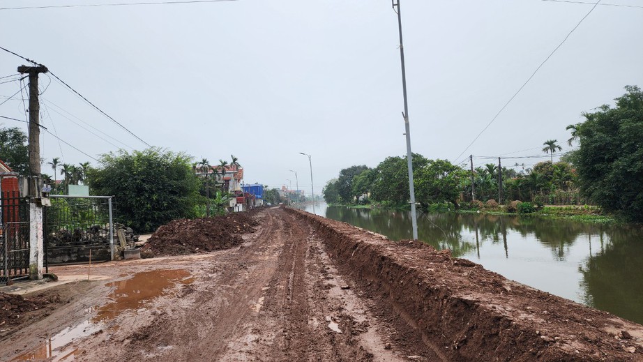 Nam Định: Nhà thầu thi công cẩu thả, đường lầy lội như ruộng cày- Ảnh 3.