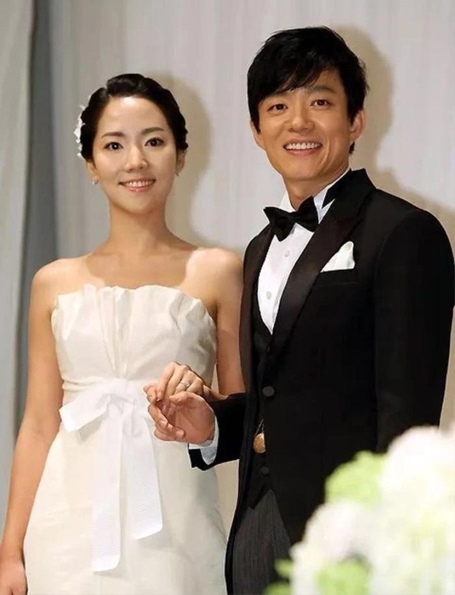 Vợ nam diễn viên đình đám Hàn Quốc cầu xin được ly hôn, tiết lộ bị chồng 