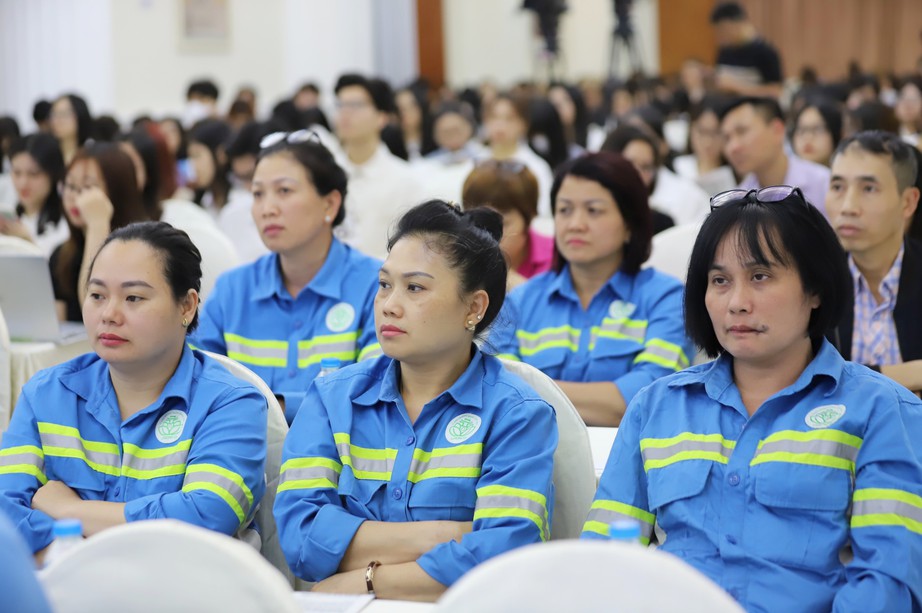 Mỗi ngày Hà Nội thu gom gần 7.000 tấn rác thải- Ảnh 2.