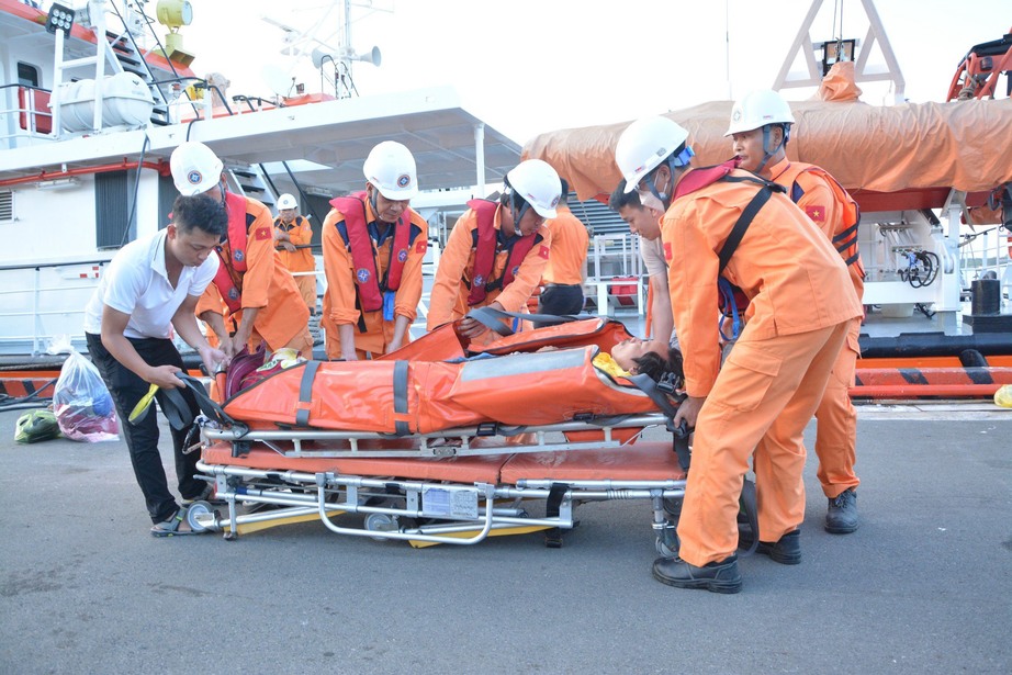 Khẩn cấp cứu thuyền viên bị tai nạn nguy hiểm tính mạng trên biển Vũng Tàu- Ảnh 3.