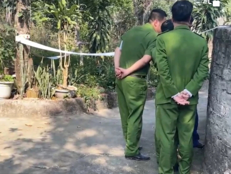 Vụ đánh bạn gái tử vong ở Quảng Ninh: Nghi phạm ngã xe máy nên trốn vào bụi cây- Ảnh 1.