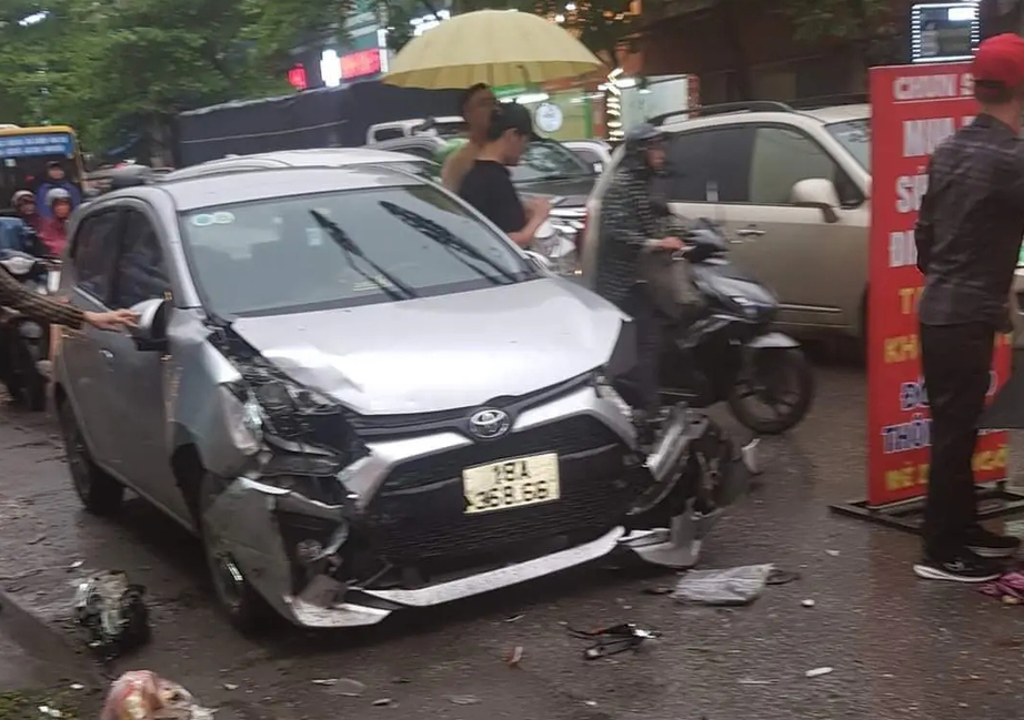 Vụ ô tô gây tai nạn liên hoàn ở Nam Định: Sức khoẻ các nạn nhân hiện ra sao?- Ảnh 2.