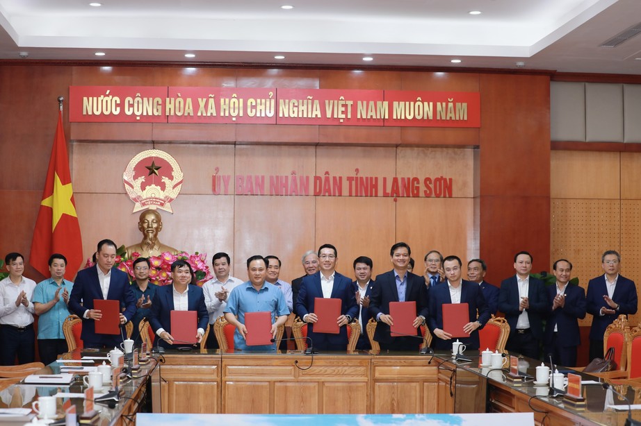 Ký kết hợp đồng BOT đầu tư cao tốc cửa khẩu Hữu Nghị - Chi Lăng- Ảnh 1.