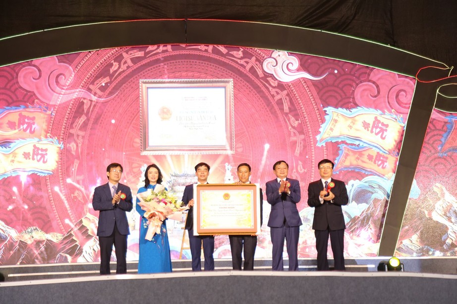 Lễ hội đền Nguyễn Cảnh Hoan được công nhận Di sản văn hóa phi vật thể quốc gia- Ảnh 1.