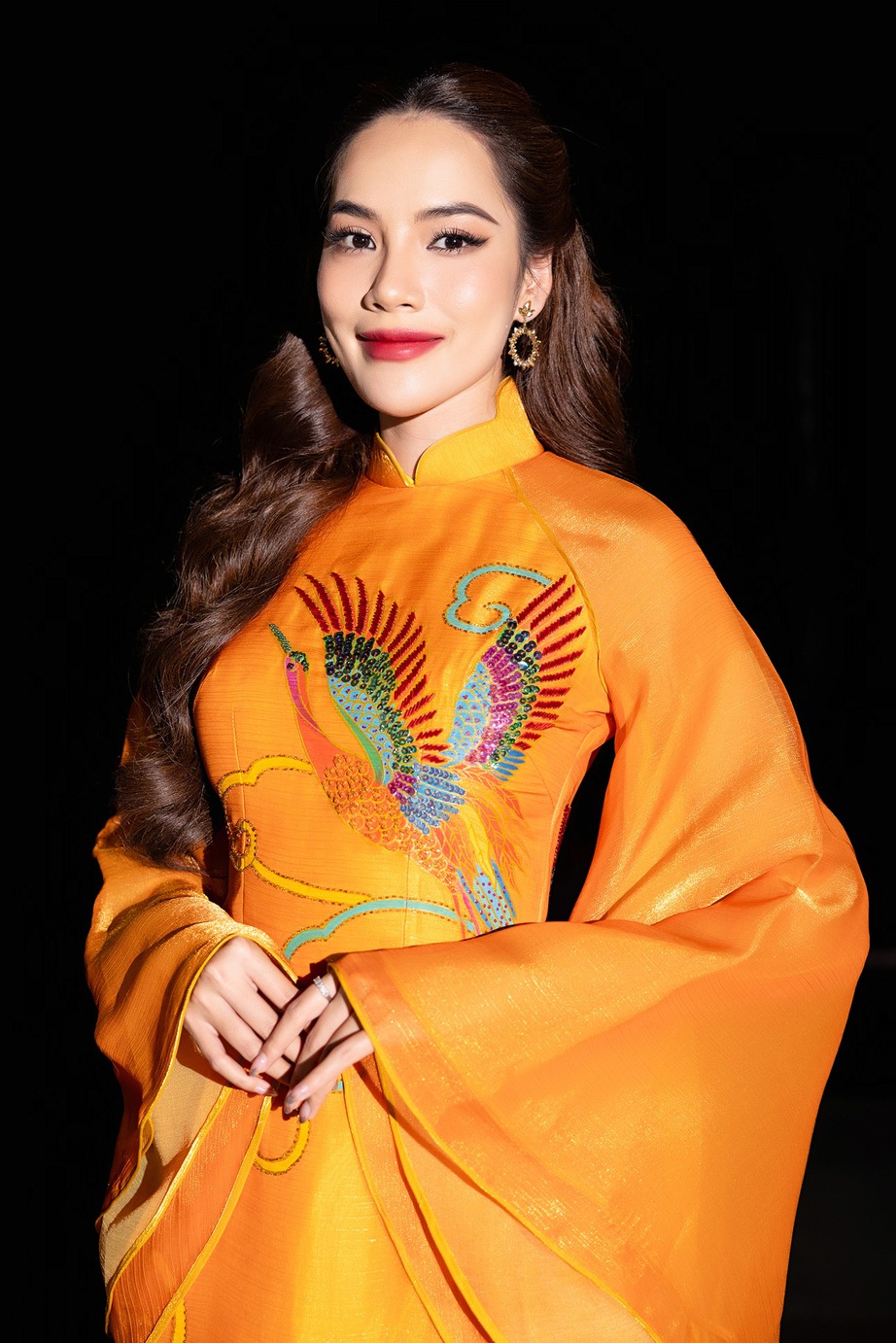 Hoàng Phương ngồi ghế nóng giám khảo Miss Grand Vietnam 2024 khi đương nhiệm có hơi "non"?- Ảnh 2.