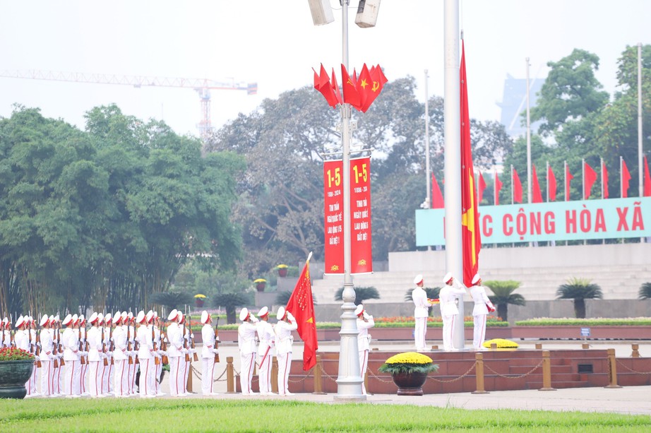 Thiêng liêng lễ thượng cờ mừng Chiến thắng 30/4 trước Lăng Bác- Ảnh 8.
