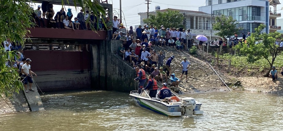 Lật thuyền khi đi bắt cá, đôi vợ chồng ở Nam Định tử vong- Ảnh 1.