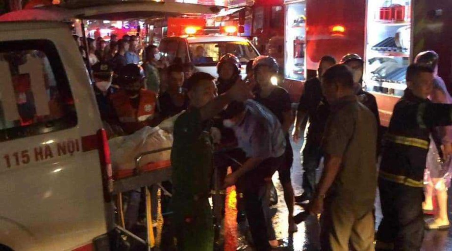 Xuyên đêm khám nghiệm hiện trường vụ cháy 4 người tử vong ở Hà Nội- Ảnh 2. Xuyên đêm khám nghiệm hiện trường vụ cháy 4 người tử vong ở Hà Nội- Ảnh 2.