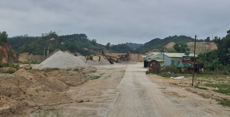 UBND tỉnh Cao Bằng chỉ đạo đình chỉ các mỏ khoáng sản chưa lắp đặt trạm cân- Ảnh 2.