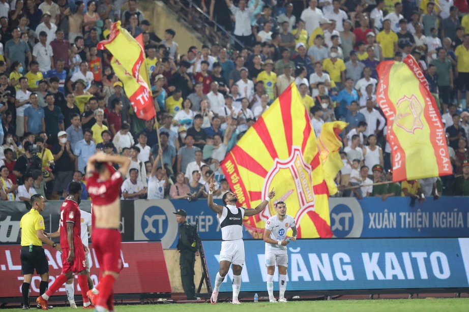 Đại gia V-League có hành động đặc biệt trong trận quyết định ngôi vô địch- Ảnh 1.