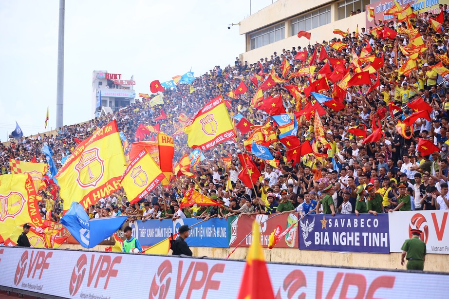 "Chảo lửa" Thiên Trường ken đặc trong ngày Nam Định vô địch V-League- Ảnh 7.