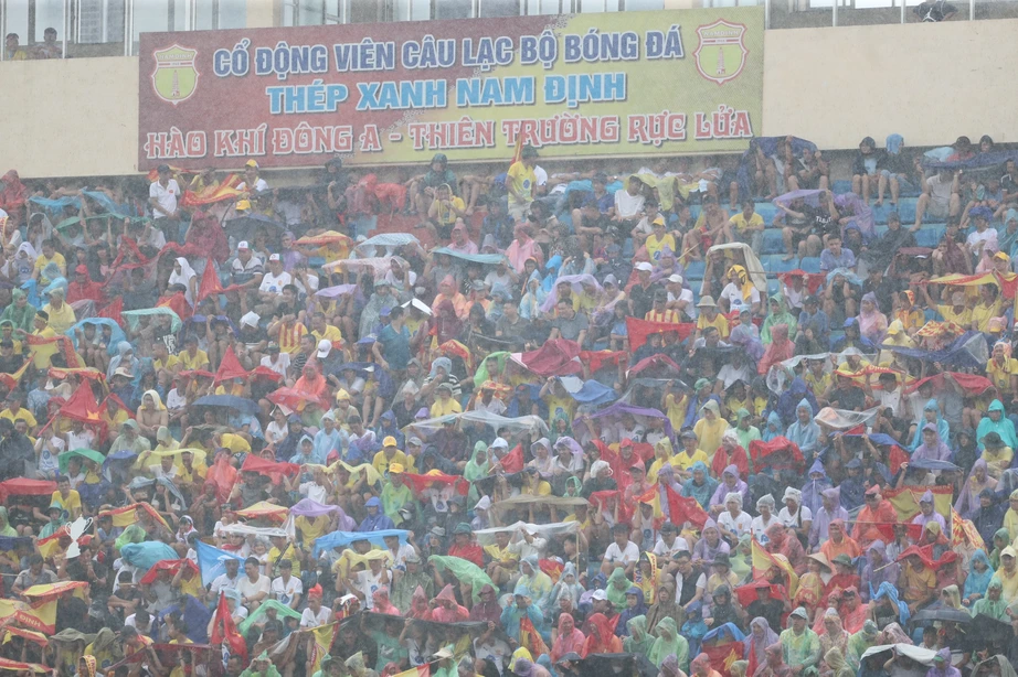 "Chảo lửa" Thiên Trường ken đặc trong ngày Nam Định vô địch V-League- Ảnh 10.