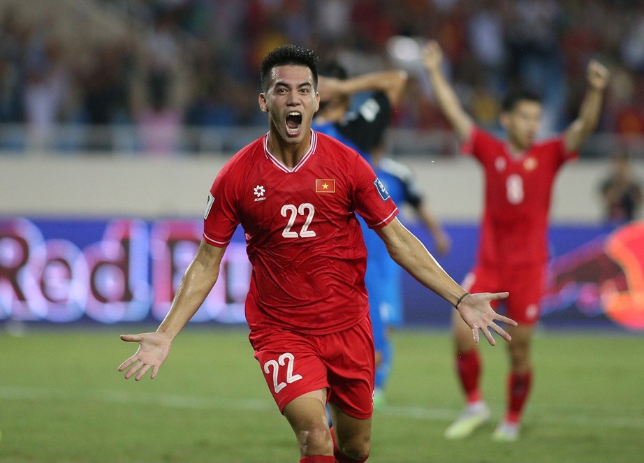 Việt Nam vs Philippines: Chiến thắng cảm xúc trong ngày ra mắt HLV Kim Sang-sik - Ảnh 2. Việt Nam vs Philippines: Chiến thắng cảm xúc trong ngày ra mắt HLV Kim Sang-sik - Ảnh 2.