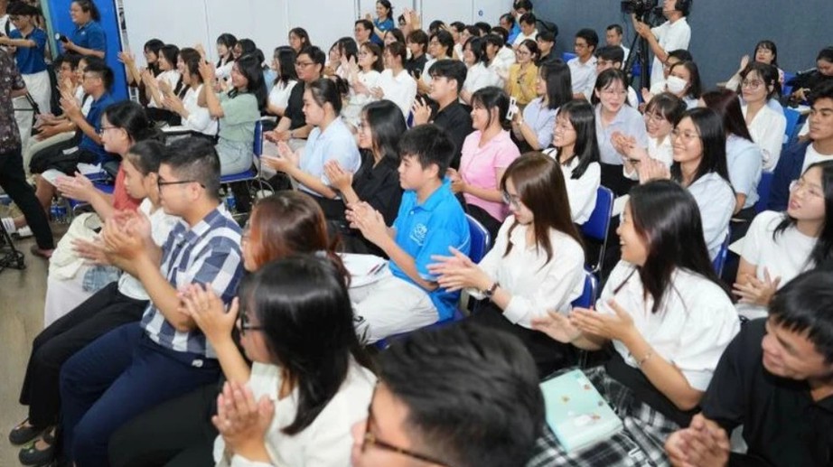 Có gì tại tọa đàm "Học yêu thương, vun bồi lòng nhân ái"?- Ảnh 2.