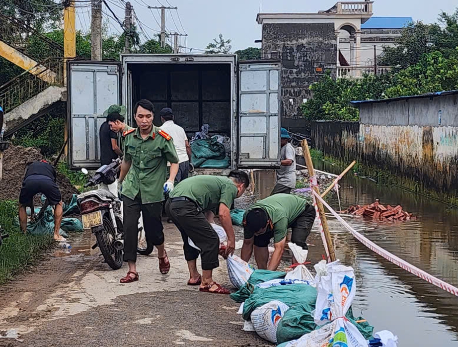 Phó thủ tướng Trần Hồng Hà chỉ đạo công tác phòng chống lũ lụt ở Nam Định- Ảnh 3.