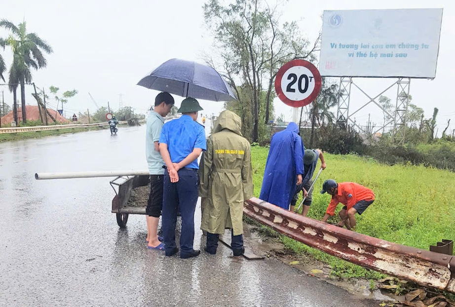 Thái Bình khôi phục hoạt động giao thông đường thủy, bến khách ngang sông sau lũ- Ảnh 2.