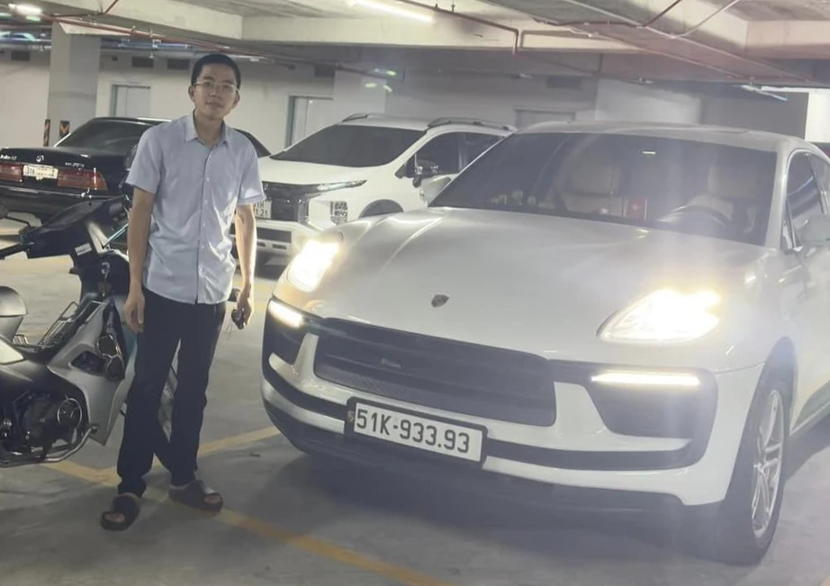 Chuyện chưa kể về bác sĩ bán siêu xe Porsche Macan 3 tỷ lấy tiền ủng hộ người dân vùng lũ- Ảnh 1.