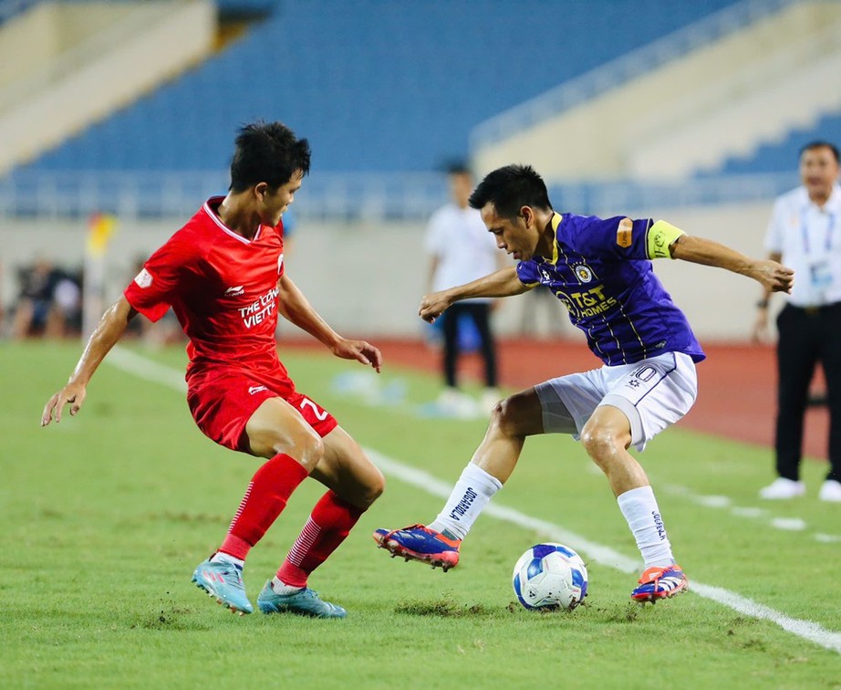 V-League: Hà Nội FC thua ngược Thể Công Viettel, Hà Tĩnh lại có 3 điểm - Ảnh 1.