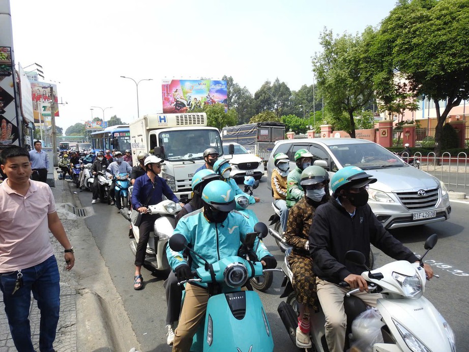 TP.HCM: Ô tô mất lái gây tai nạn liên hoàn trên đường Hoàng Văn Thụ- Ảnh 5.