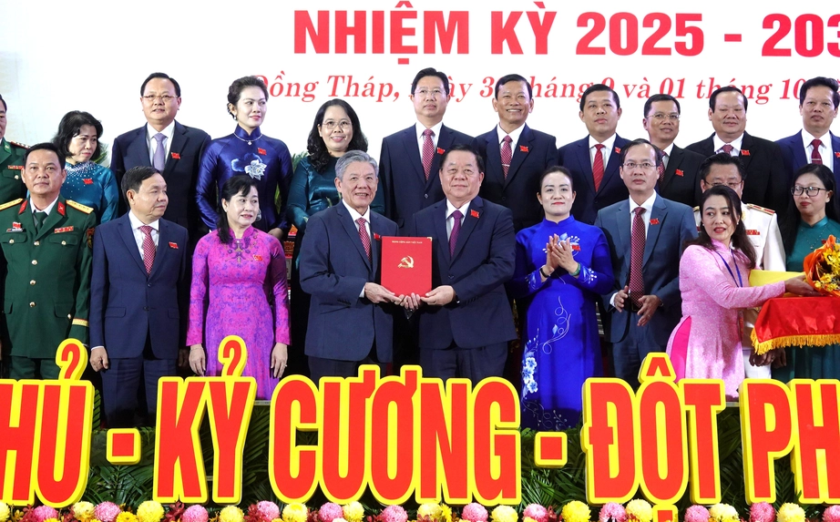 Tân Bí thư Tỉnh ủy Đồng Tháp là ai?- Ảnh 1. Tân Bí thư Tỉnh ủy Đồng Tháp là ai?- Ảnh 1.