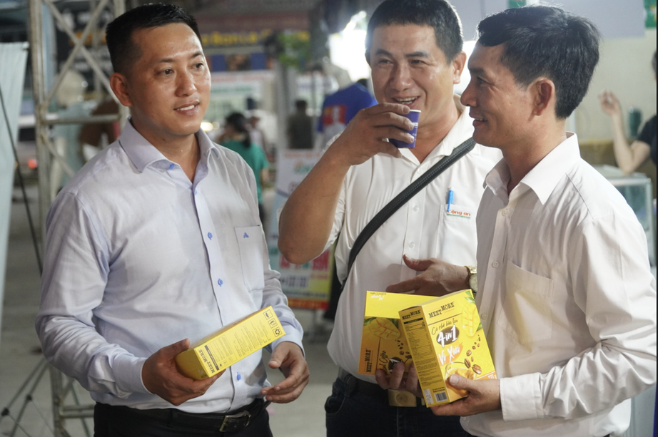 Doanh nghiệp TP.HCM chung tay xây dựng nông thôn mới, vì cộng đồng- Ảnh 3. Doanh nghiệp TP.HCM chung tay xây dựng nông thôn mới, vì cộng đồng- Ảnh 3.