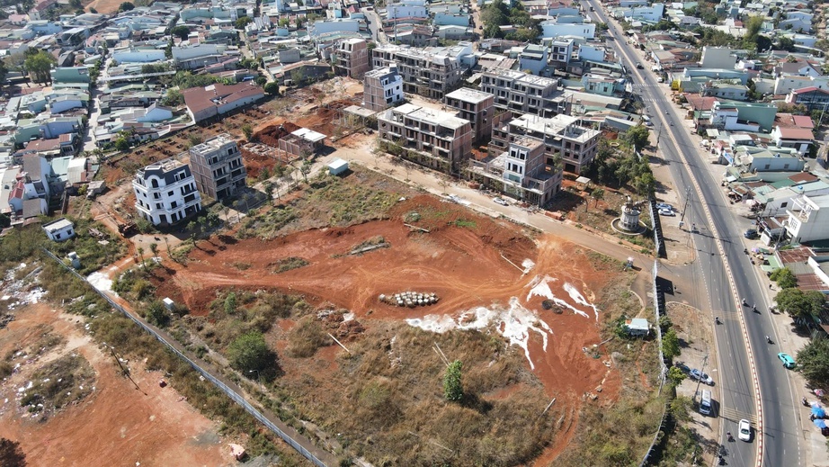 Gia Lai giao UBND phường tháo gỡ khó khăn, vướng mắc dự án đô thị thi công dang dở- Ảnh 2.