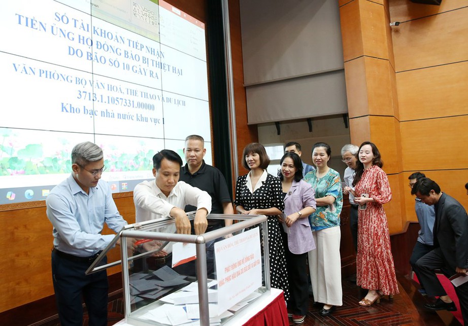 Bộ VH, TT&DL huy động gần 4,3 tỷ đồng chia sẻ khó khăn với đồng bào vùng bão lũ- Ảnh 3. Bộ VH, TT&DL huy động gần 4,3 tỷ đồng chia sẻ khó khăn với đồng bào vùng bão lũ- Ảnh 3.
