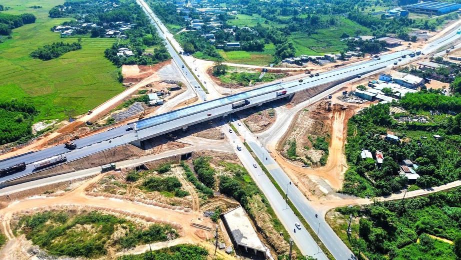 Gắn phong trào thi đua yêu nước với cán bộ nhân viên trên từng nhiệm vụ, công trình- Ảnh 3. Gắn phong trào thi đua yêu nước với cán bộ nhân viên trên từng nhiệm vụ, công trình- Ảnh 3.