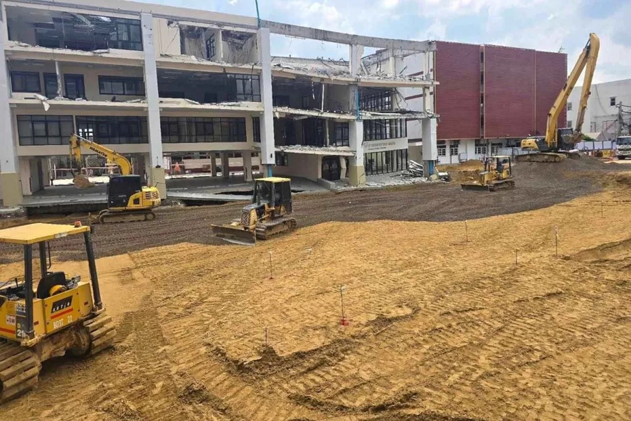 Thái Lan bác tin hầm đường sắt dưới "hố tử thần" trên đường Samsen dịch chuyển- Ảnh 1. Thái Lan bác tin hầm đường sắt dưới "hố tử thần" trên đường Samsen dịch chuyển- Ảnh 1.