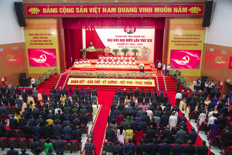Nghệ An cần khơi dậy khát vọng phát triển, đổi mới tư duy và hành động, tạo sức bật mới- Ảnh 2. Nghệ An cần khơi dậy khát vọng phát triển, đổi mới tư duy và hành động, tạo sức bật mới- Ảnh 2.
