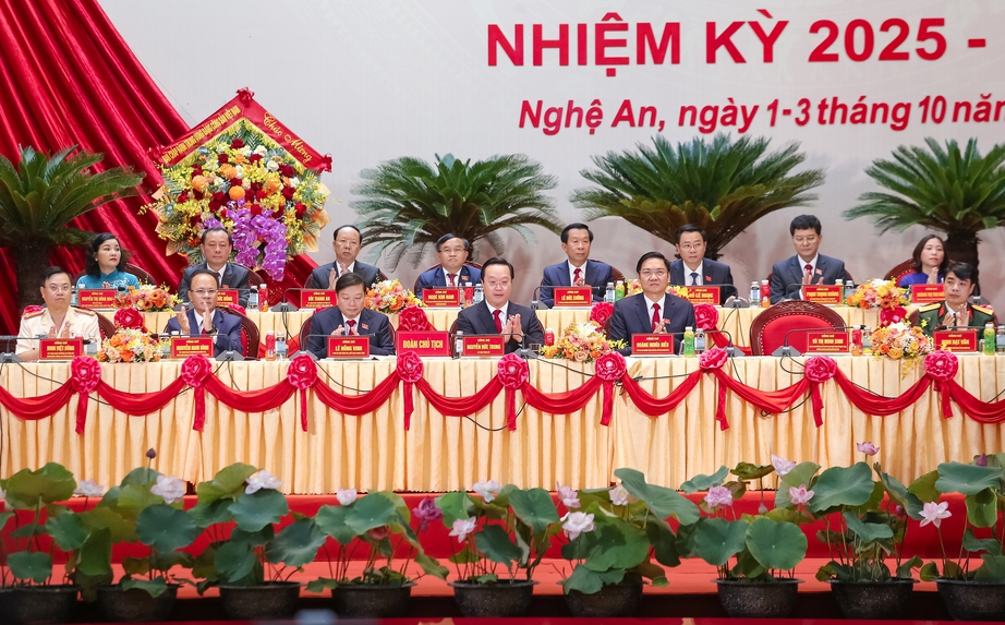 Nghệ An cần khơi dậy khát vọng phát triển, đổi mới tư duy và hành động, tạo sức bật mới- Ảnh 4. Nghệ An cần khơi dậy khát vọng phát triển, đổi mới tư duy và hành động, tạo sức bật mới- Ảnh 4.