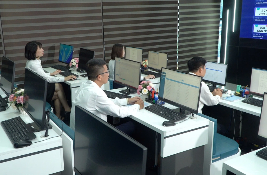 Một biển số xe máy "ngũ quý" trúng đấu giá gần 800 triệu đồng- Ảnh 2. Một biển số xe máy "ngũ quý" trúng đấu giá gần 800 triệu đồng- Ảnh 2.