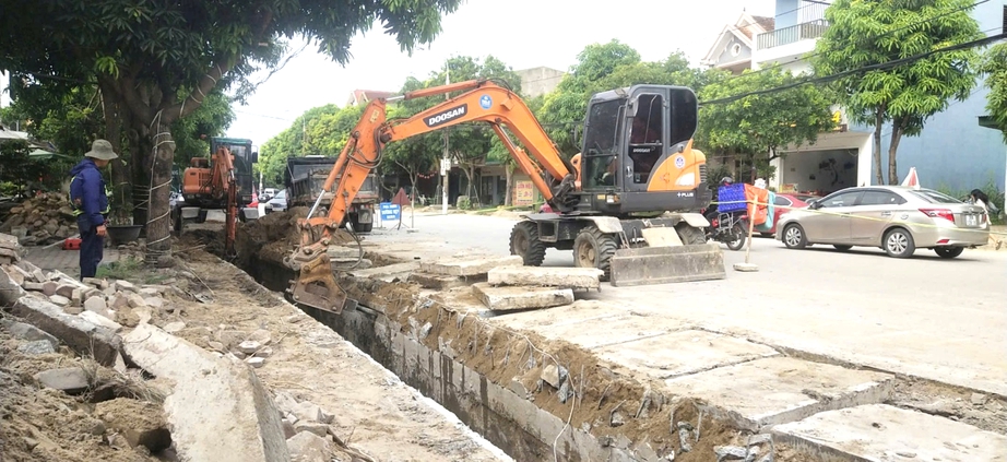 Đảm bảo nguồn cung vật liệu, Hà Tĩnh đạt trên 55% kế hoạch giải ngân vốn đầu tư công- Ảnh 1. Đảm bảo nguồn cung vật liệu, Hà Tĩnh đạt trên 55% kế hoạch giải ngân vốn đầu tư công- Ảnh 1.