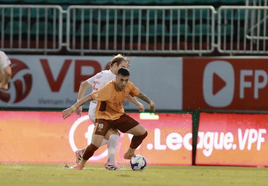 V-League: Sao Việt kiều tỏa sáng, Hoàng Anh Gia Lai thắng 2-1- Ảnh 2. V-League: Sao Việt kiều tỏa sáng, Hoàng Anh Gia Lai thắng 2-1- Ảnh 2.