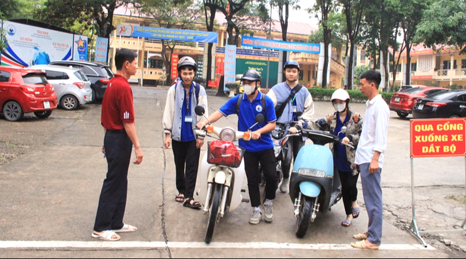 Phú Thọ: Đồng bộ các giải pháp nâng cao ý thức chấp hành pháp luật ATGT cho học sinh- Ảnh 6. Phú Thọ: Đồng bộ các giải pháp nâng cao ý thức chấp hành pháp luật ATGT cho học sinh- Ảnh 6.