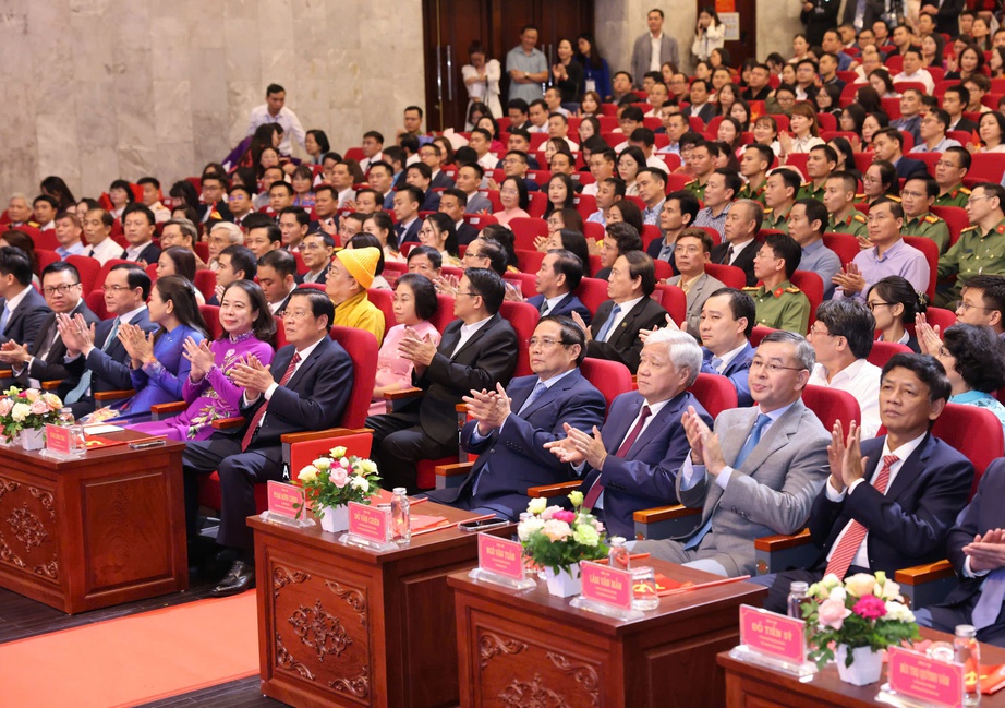 Bốn tác phẩm đạt giải A Giải Báo chí toàn quốc phòng, chống tham nhũng, tiêu cực lần thứ V- Ảnh 2. Bốn tác phẩm đạt giải A Giải Báo chí toàn quốc phòng, chống tham nhũng, tiêu cực lần thứ V- Ảnh 2.