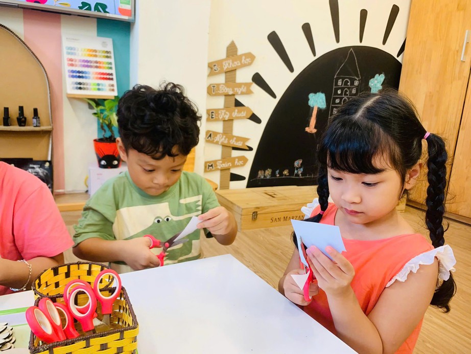 Thiếu và chưa đạt chuẩn, giáo viên mầm non đang chịu nhiều áp lực- Ảnh 1. Thiếu và chưa đạt chuẩn, giáo viên mầm non đang chịu nhiều áp lực- Ảnh 1.