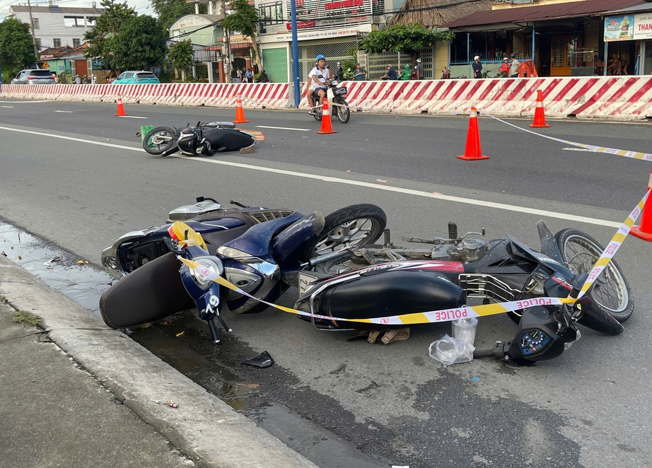 TP.HCM: Đi qua nơi va chạm giao thông, người đàn ông bị xe khách cán tử vong- Ảnh 1.