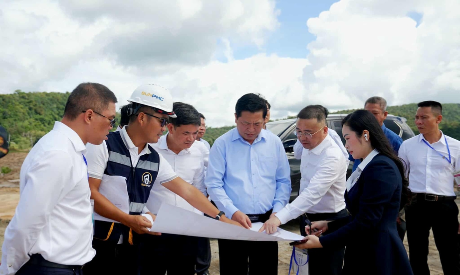 Bộ trưởng Trần Hồng Minh kiểm tra tiến độ các dự án phục vụ APEC tại Phú Quốc- Ảnh 2.