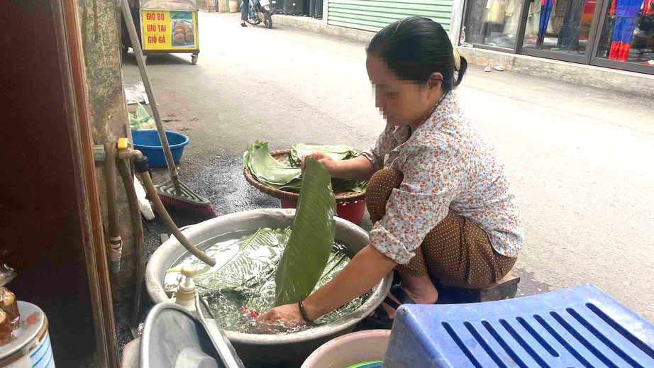 Siết chặt xử phạt vi phạm về khai thác trong phạm vi đất dành cho kết cấu hạ tầng đường bộ- Ảnh 2.