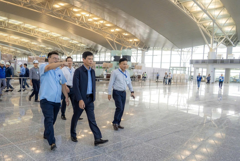 Thứ trưởng L&ecirc; Anh Tuấn: B&aacute;m s&aacute;t tiến độ, b&agrave;n giao đ&uacute;ng hạn dự &aacute;n mở rộng nh&agrave; ga T2 Nội B&agrave;i- Ảnh 2.